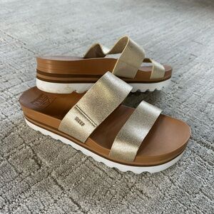 Reef sandals. In perfect condition.